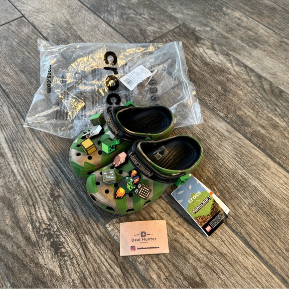 Brand New Crocs Minecraft Kids Classic Clogs - Picture 8 of 8